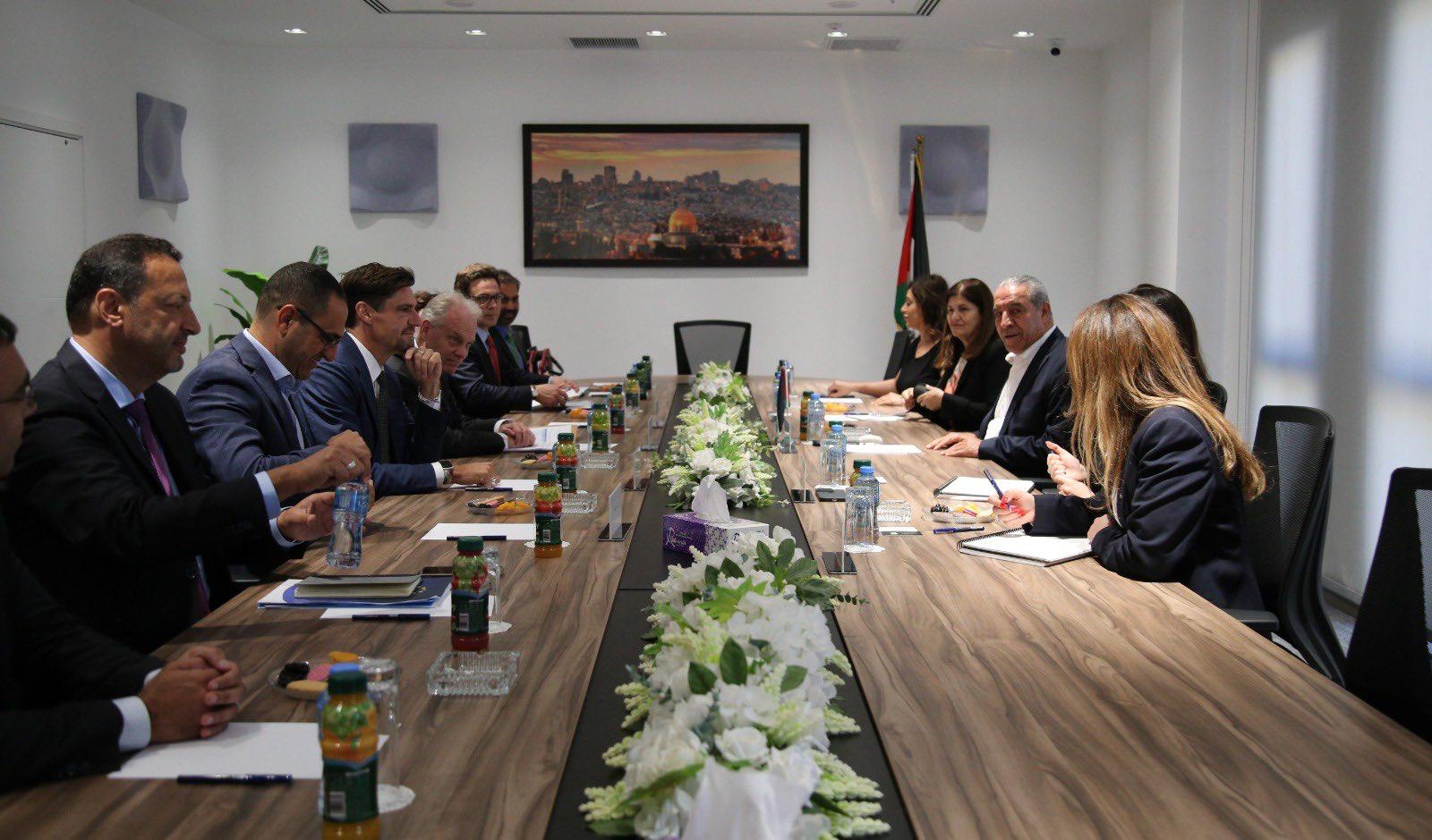 جانب من اللقاء 